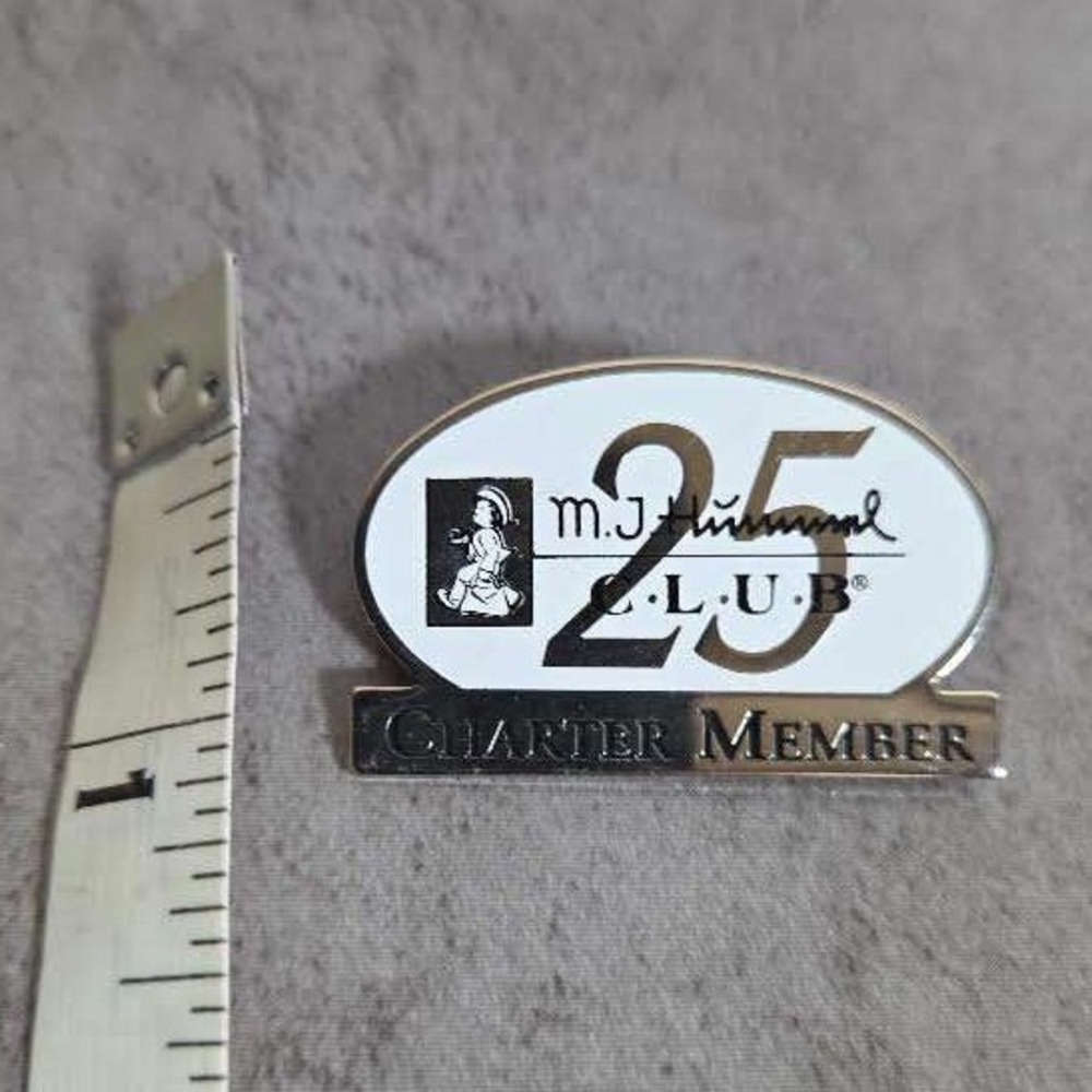 Goebel MJ Hummel Club 25th Anniversary Charter Member Enamel Pin Silver White